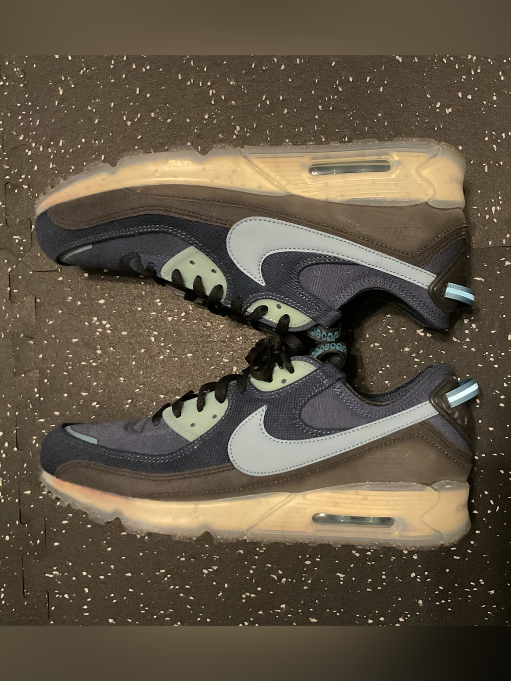 Nike Men’s Navy and Light Blue Air Max Sneakers